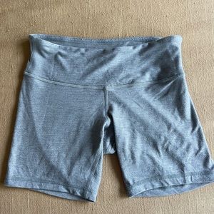 Lulu biker shorts, light grey
